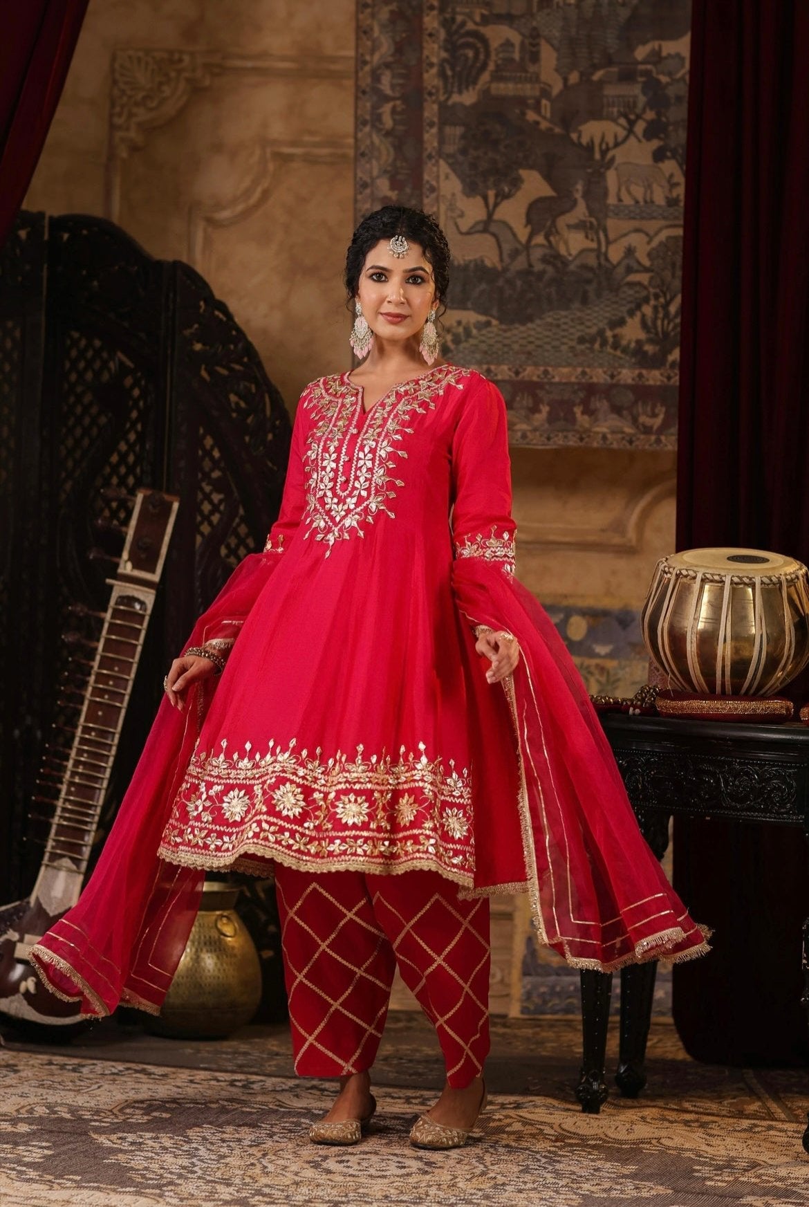 Aangan - e - rang is a collection made in rich fabrics with gota patti and zari work.