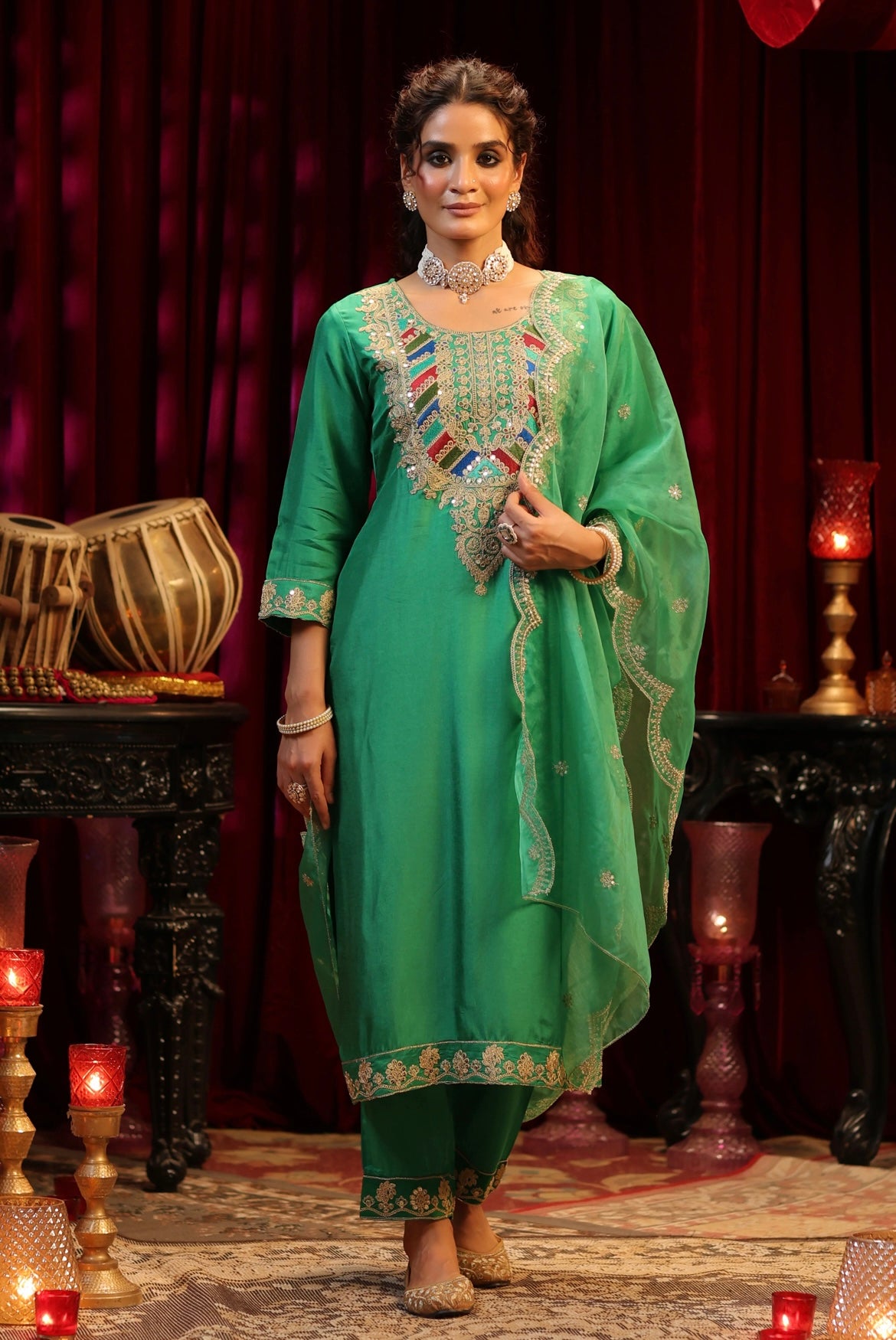 Green Silk Kurta Pants, Zari dori embroidery and thread work. Organza Dupatta. Front view.